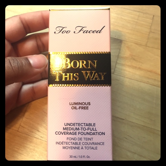 Too Faced Born This Way Foundation Warm Sand - Picture 1 of 4